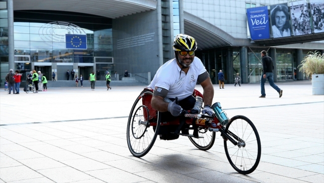 Sessiz Çığlık Bisiklet Turu üyeleri Brüksel'de